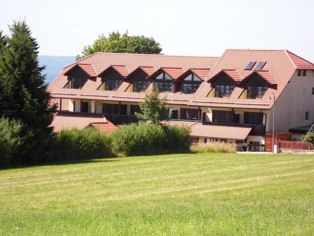 Berggasthof & Hotel Kranich, Hinterrod Eisfeld Eksteriør billede