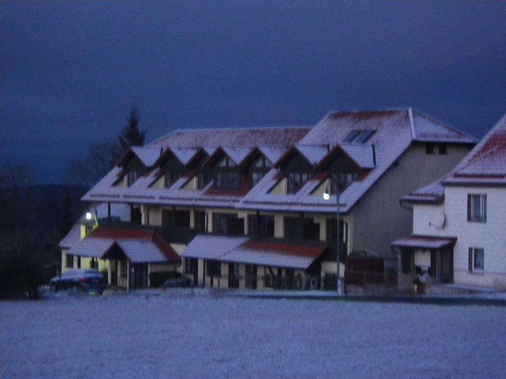 Berggasthof & Hotel Kranich, Hinterrod Eisfeld Eksteriør billede
