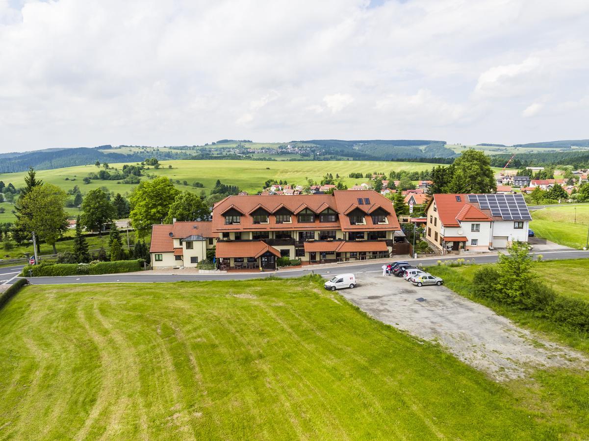 Berggasthof & Hotel Kranich, Hinterrod Eisfeld Eksteriør billede